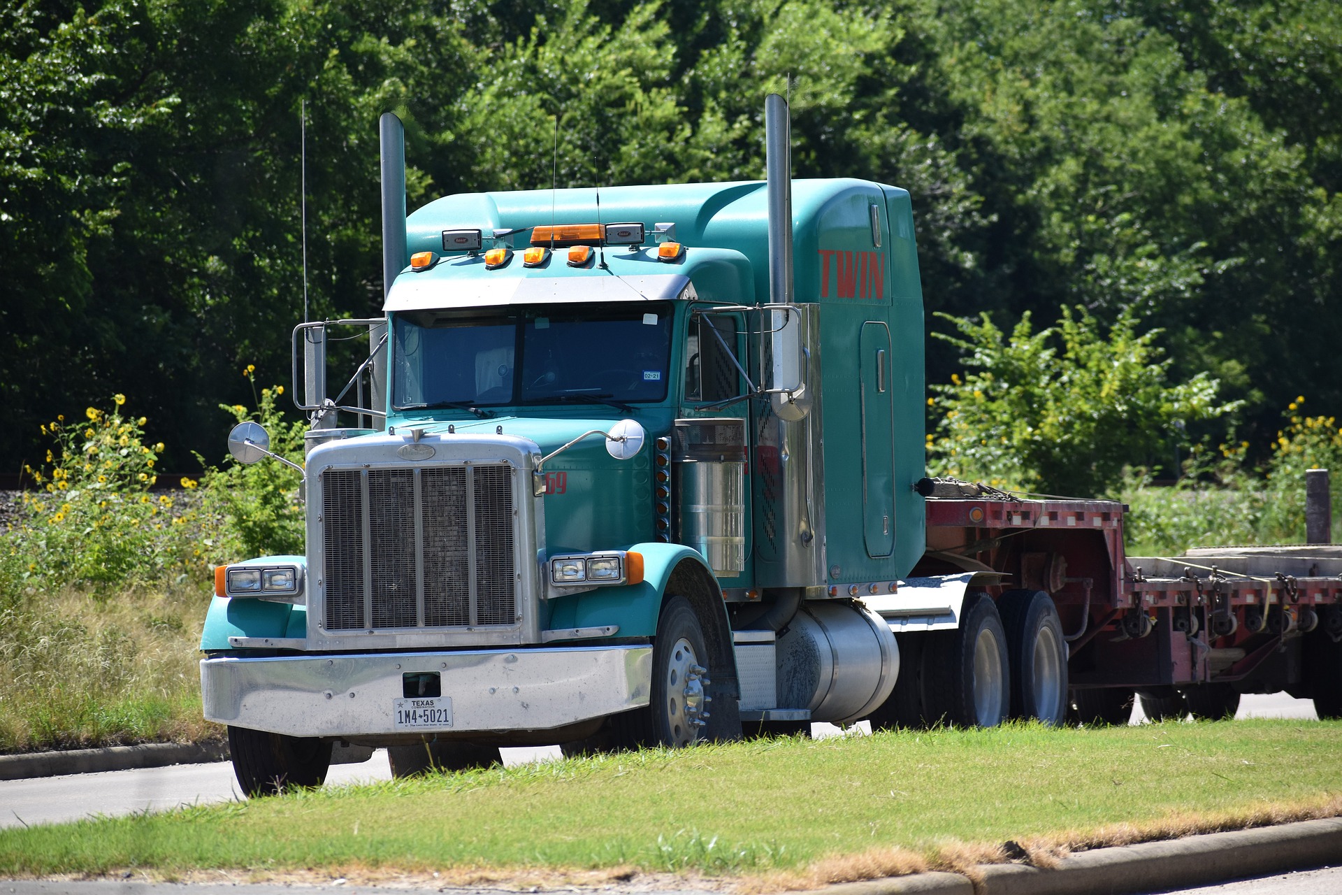 You are currently viewing Flatbed Owner-Operators Earn Expectations Despite Strange Virus