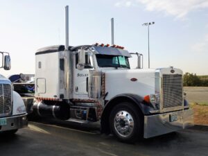 Read more about the article Trucking Makes A Comeback As Owner-Operators Endure 2023